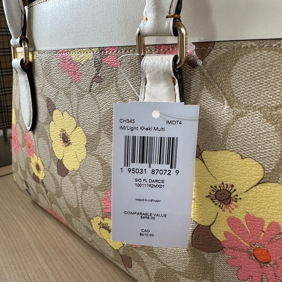 Coach - Picture 9 of 13